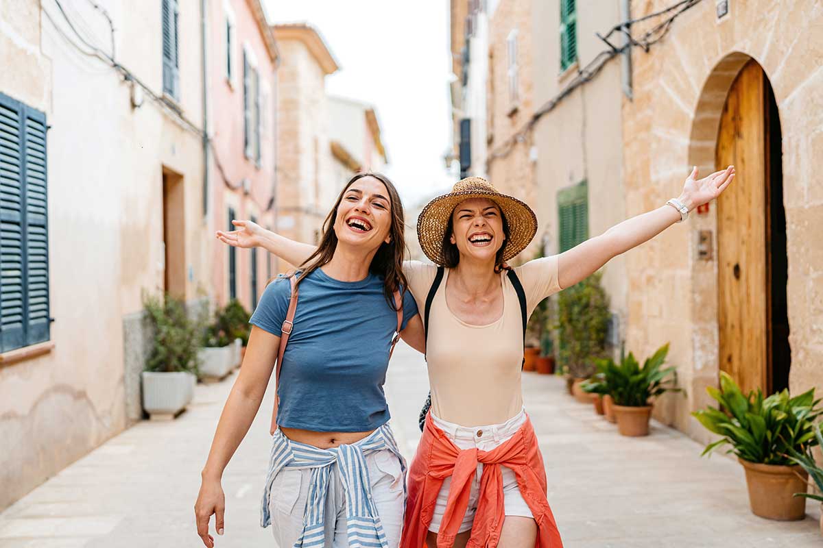 Friends traveling abroad